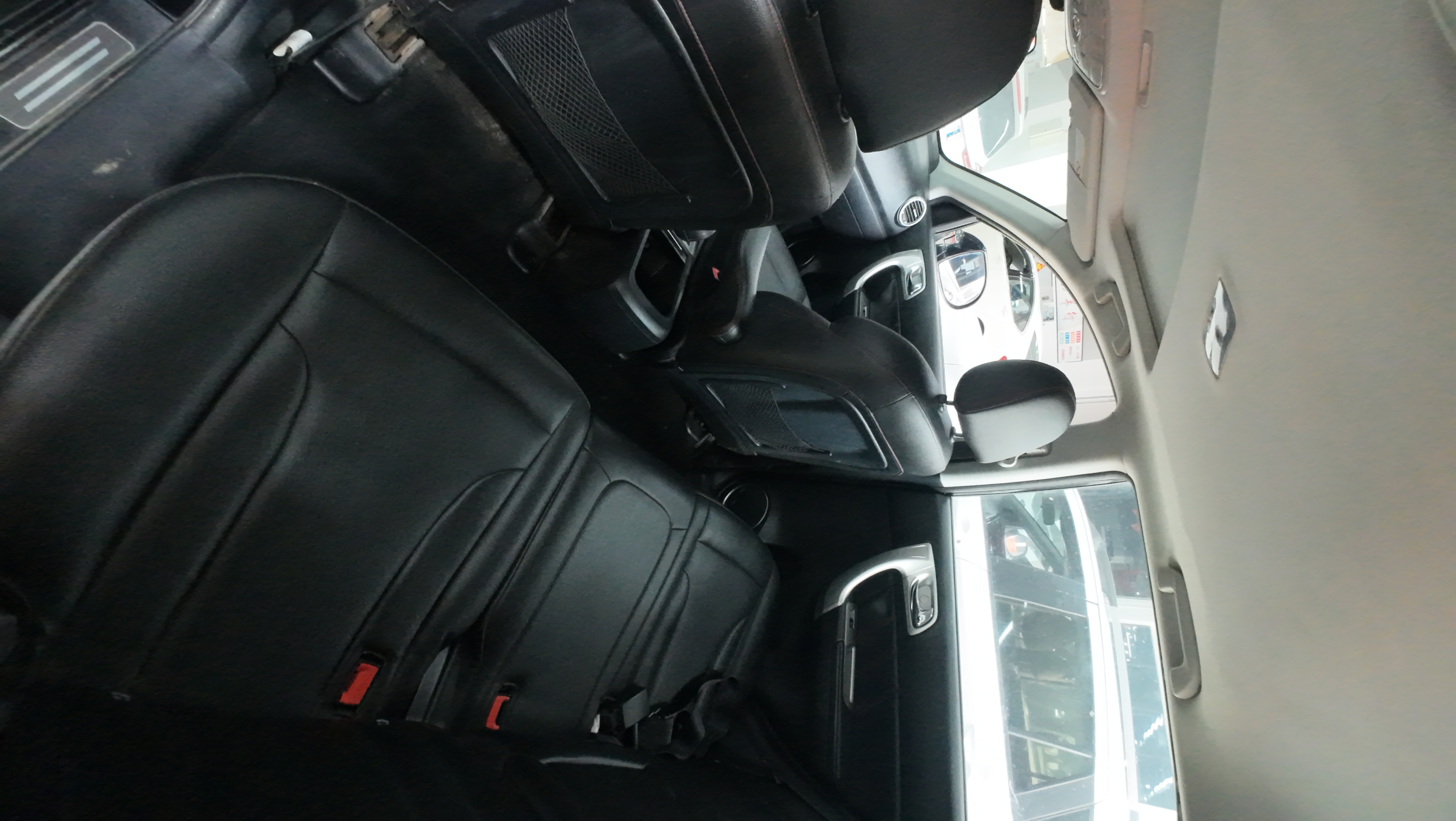 Vehicle photo 5/7