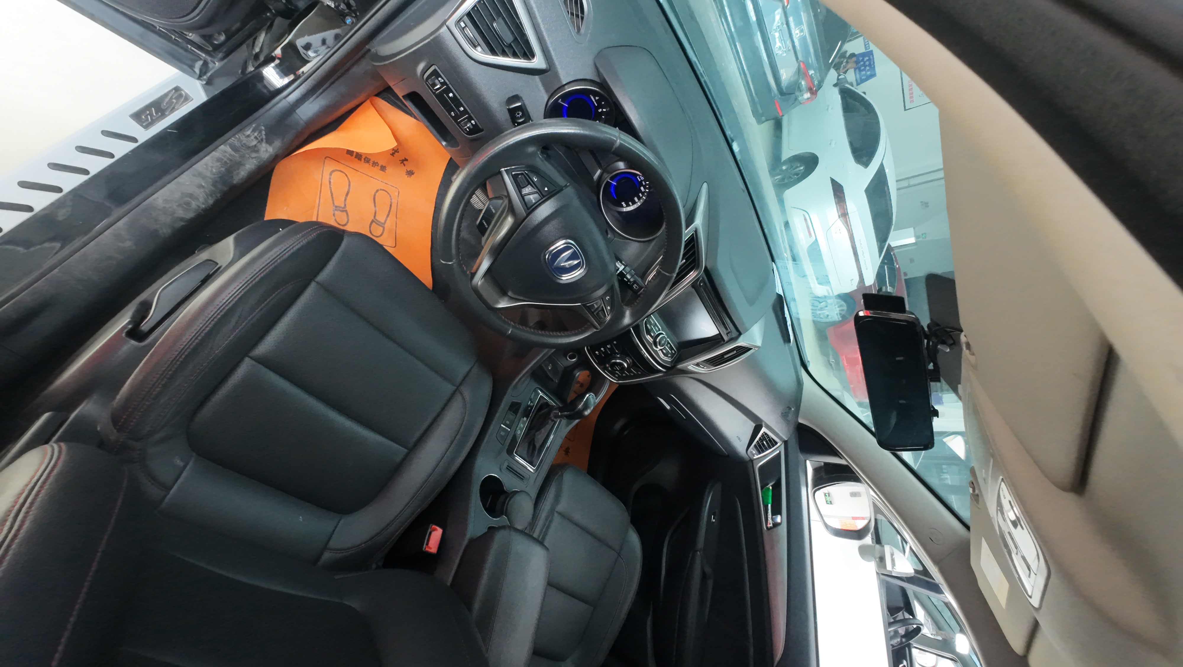 Vehicle photo 4/7