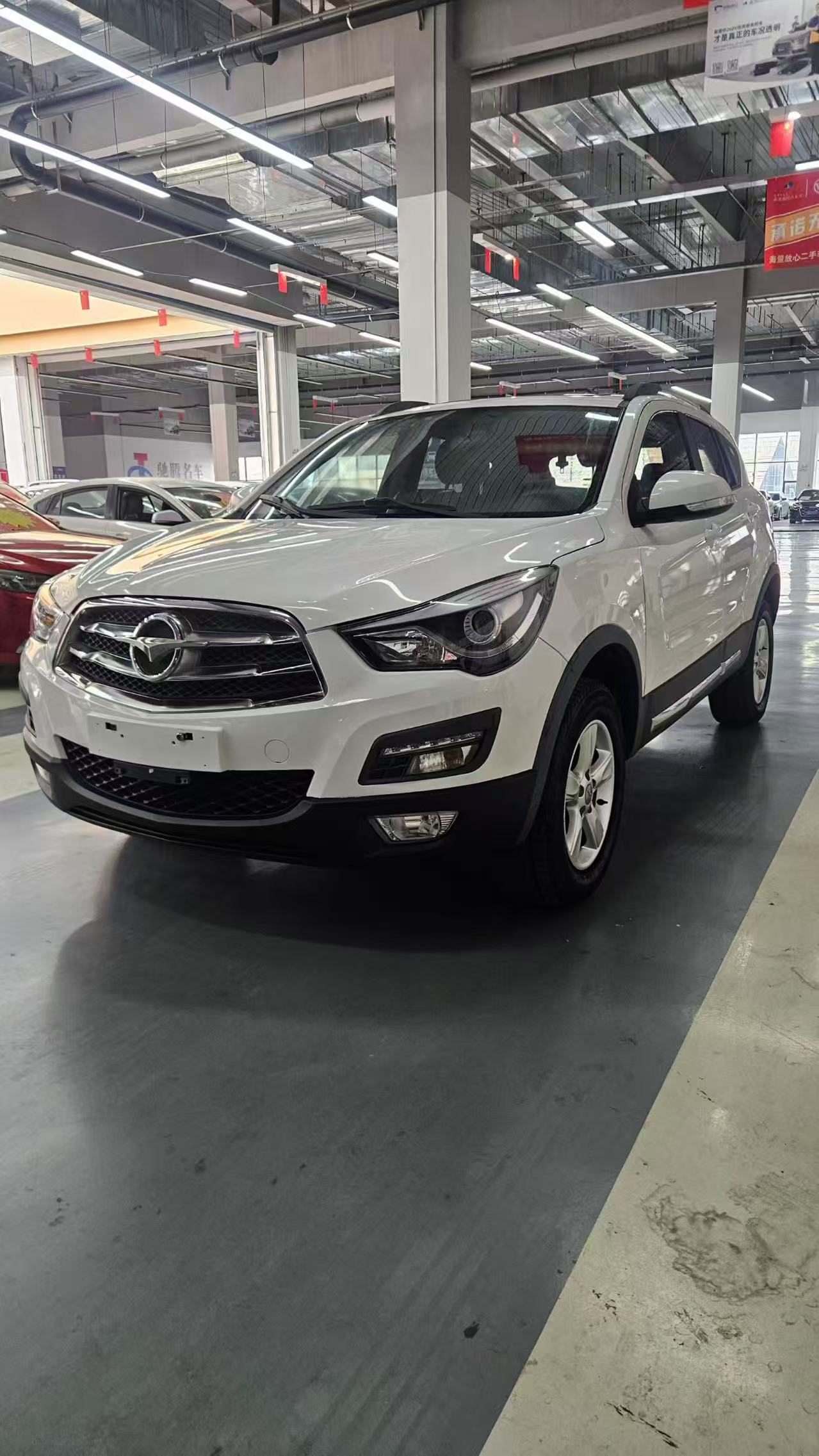 Vehicle photo 2/6