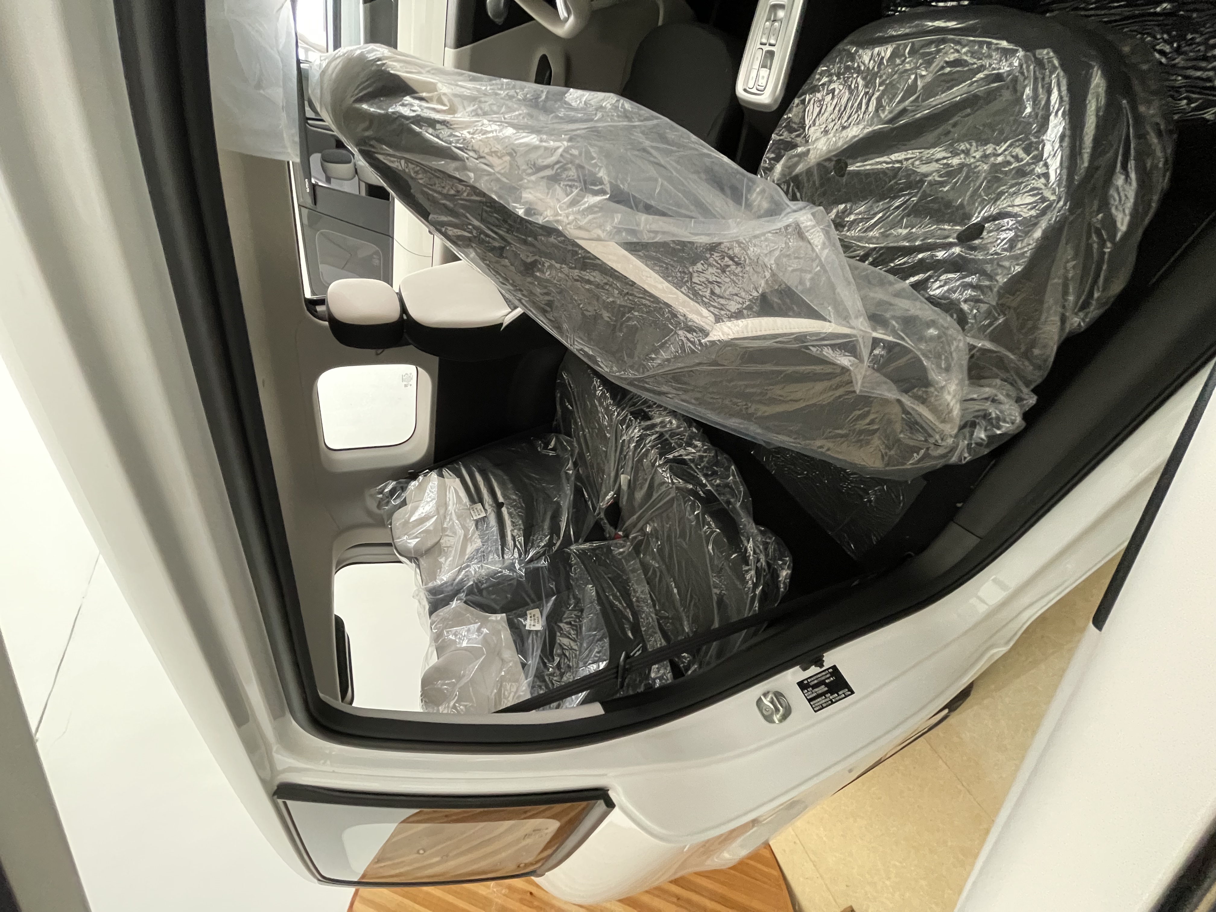 Vehicle photo 6/8