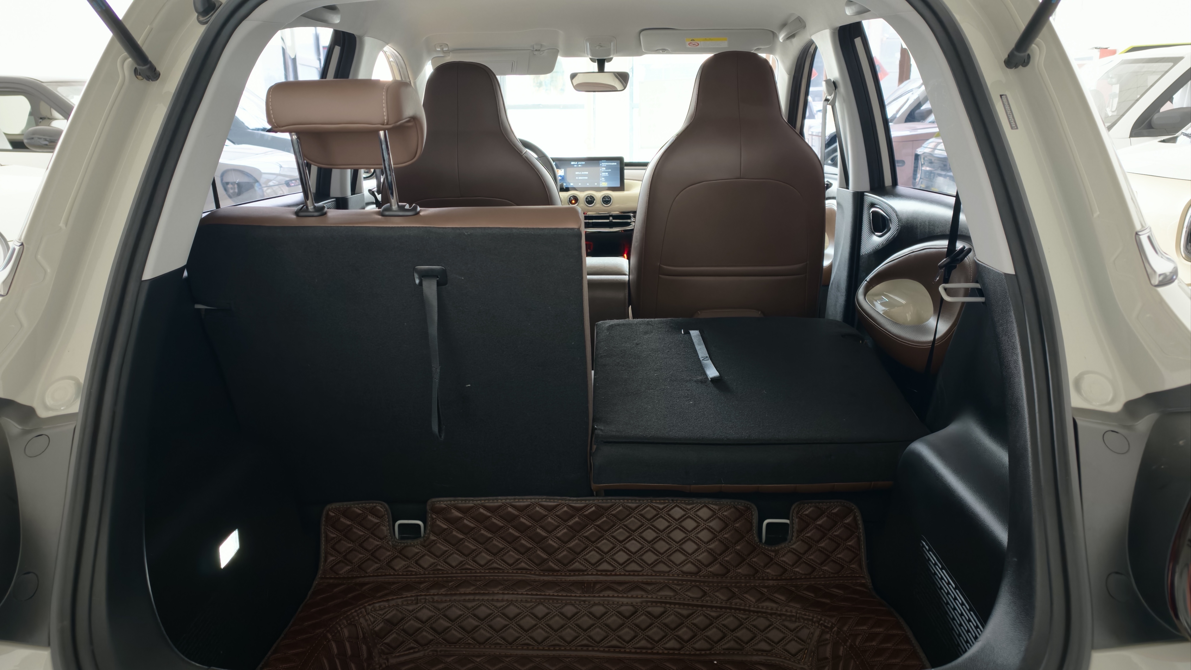 Vehicle photo 7/8