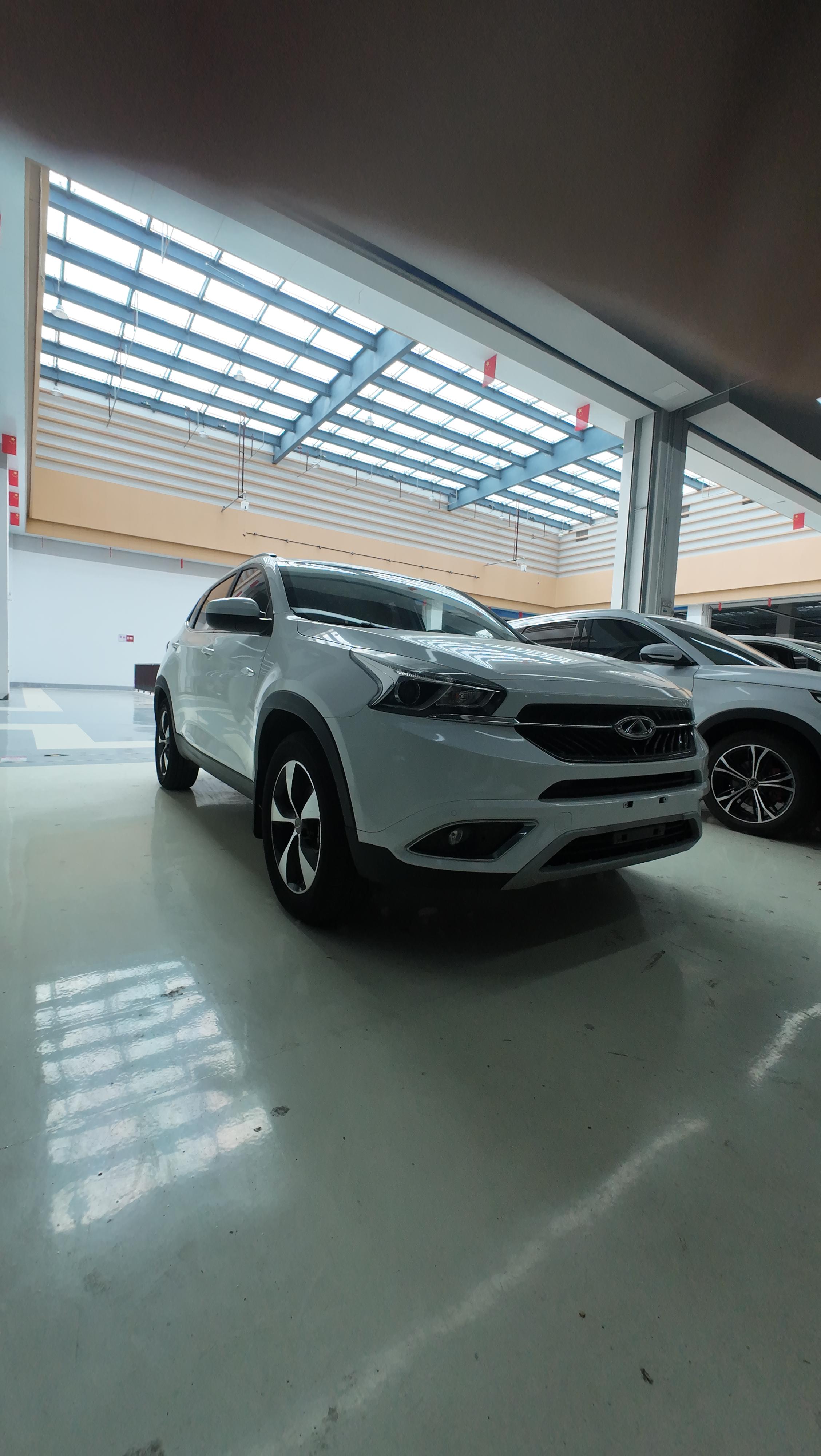 Vehicle photo 2/7