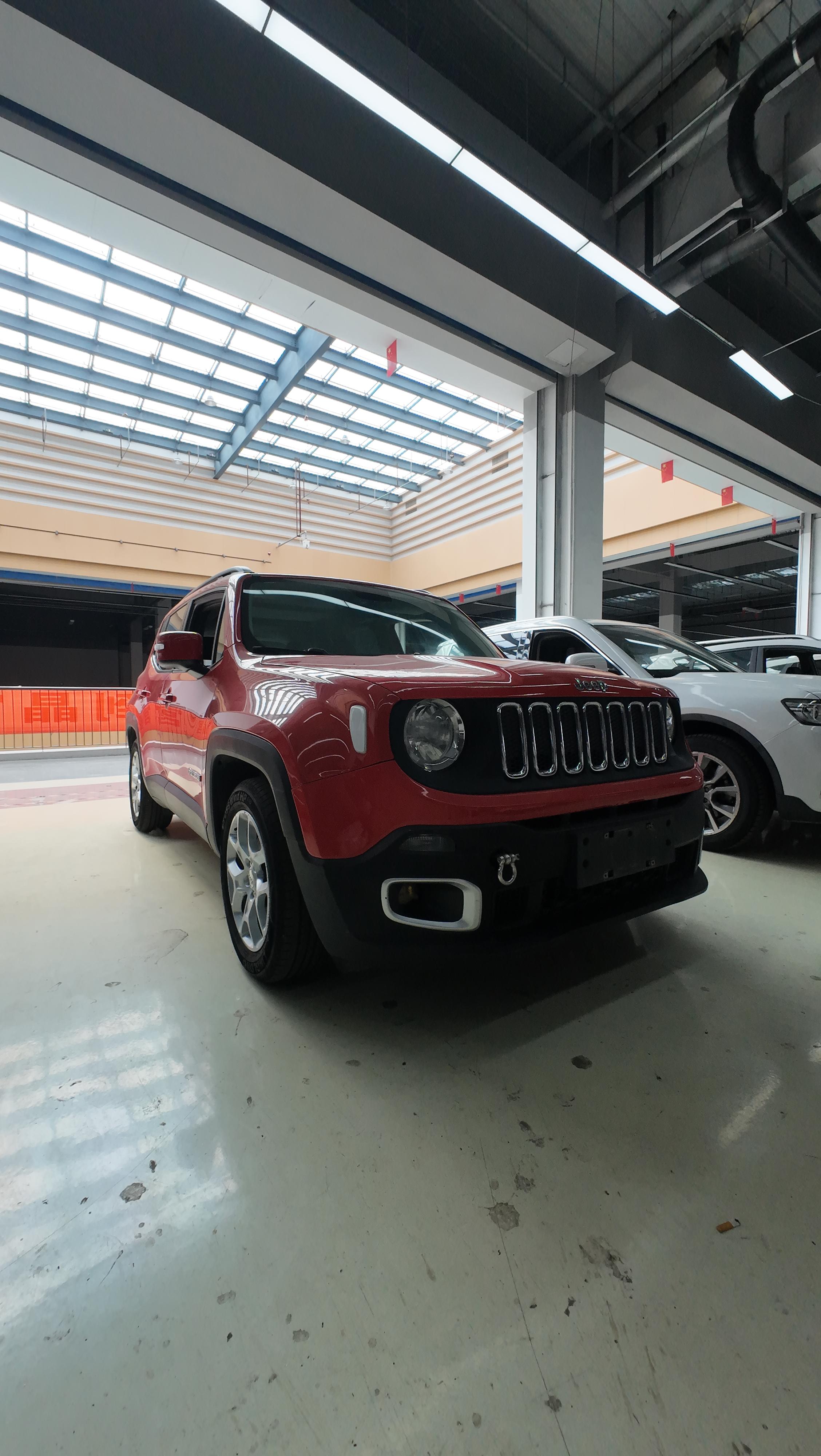 Vehicle photo 2/7