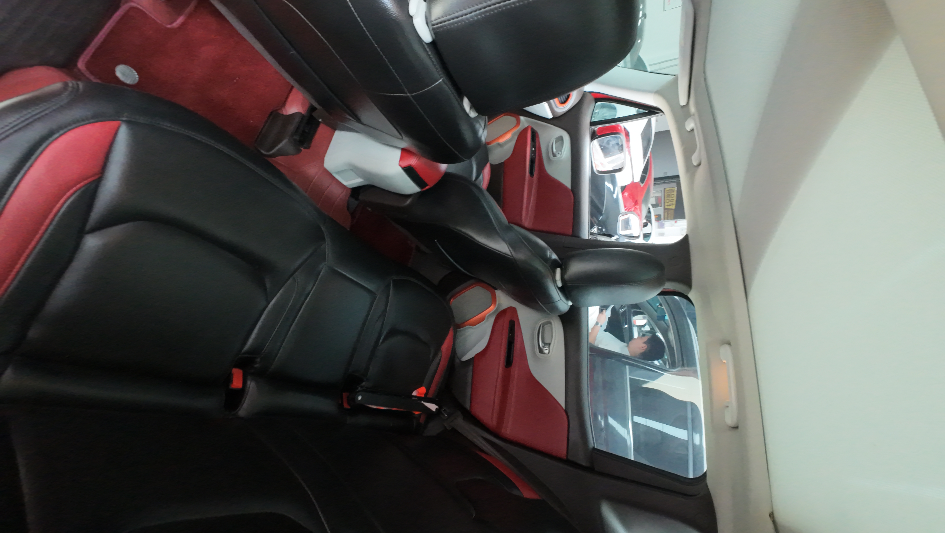 Vehicle photo 5/7