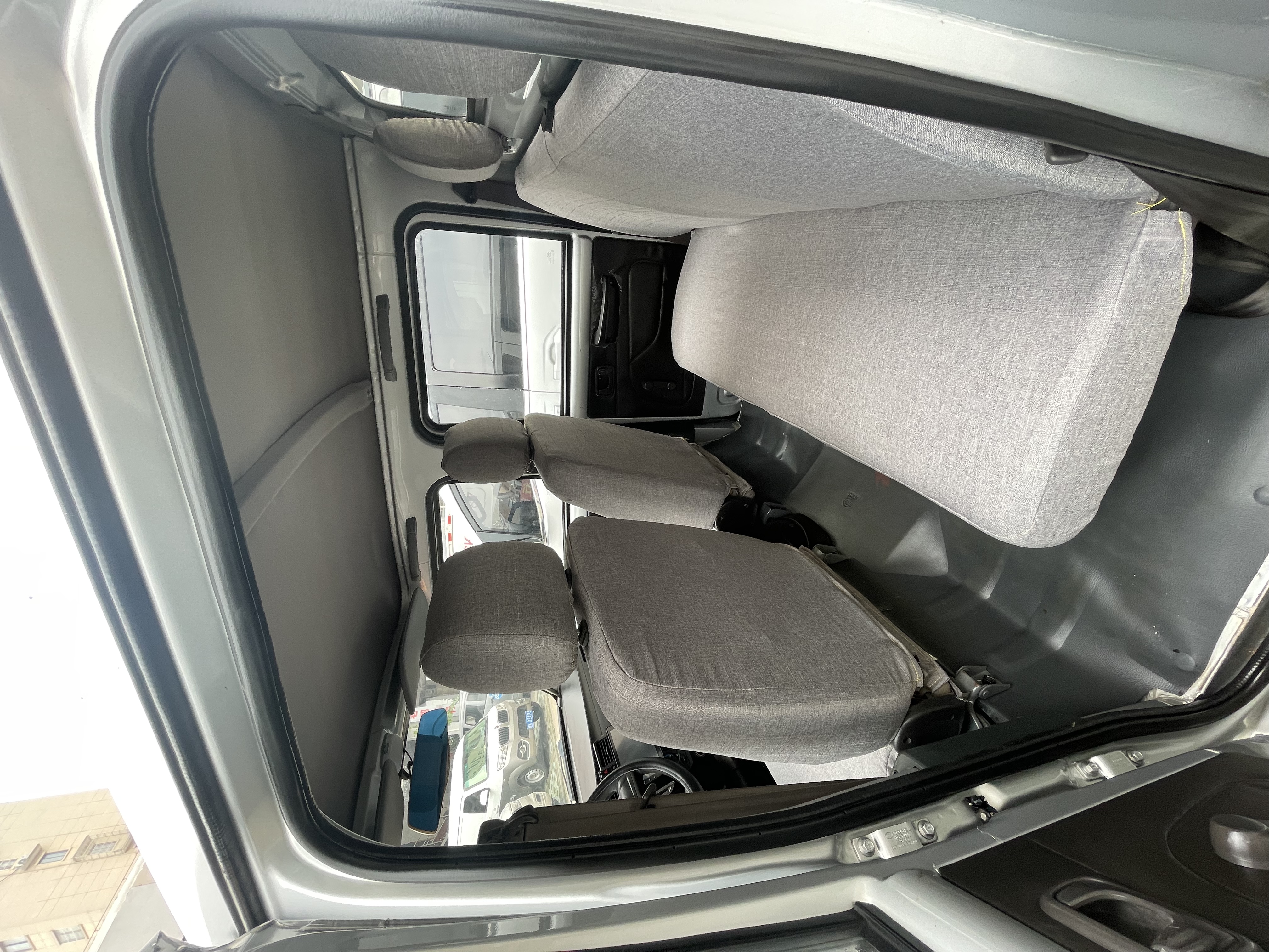 Vehicle photo 6/7