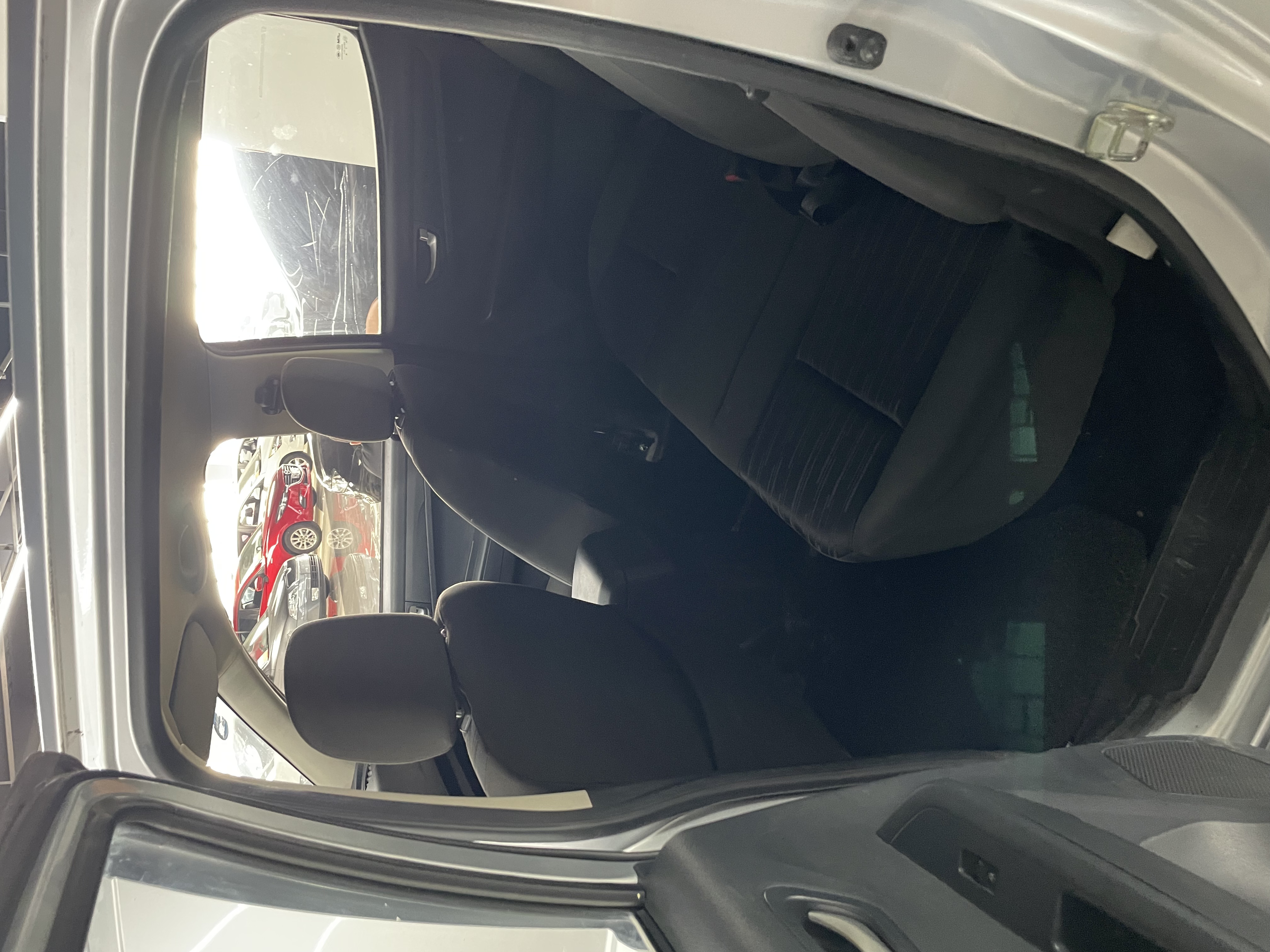 Vehicle photo 6/8
