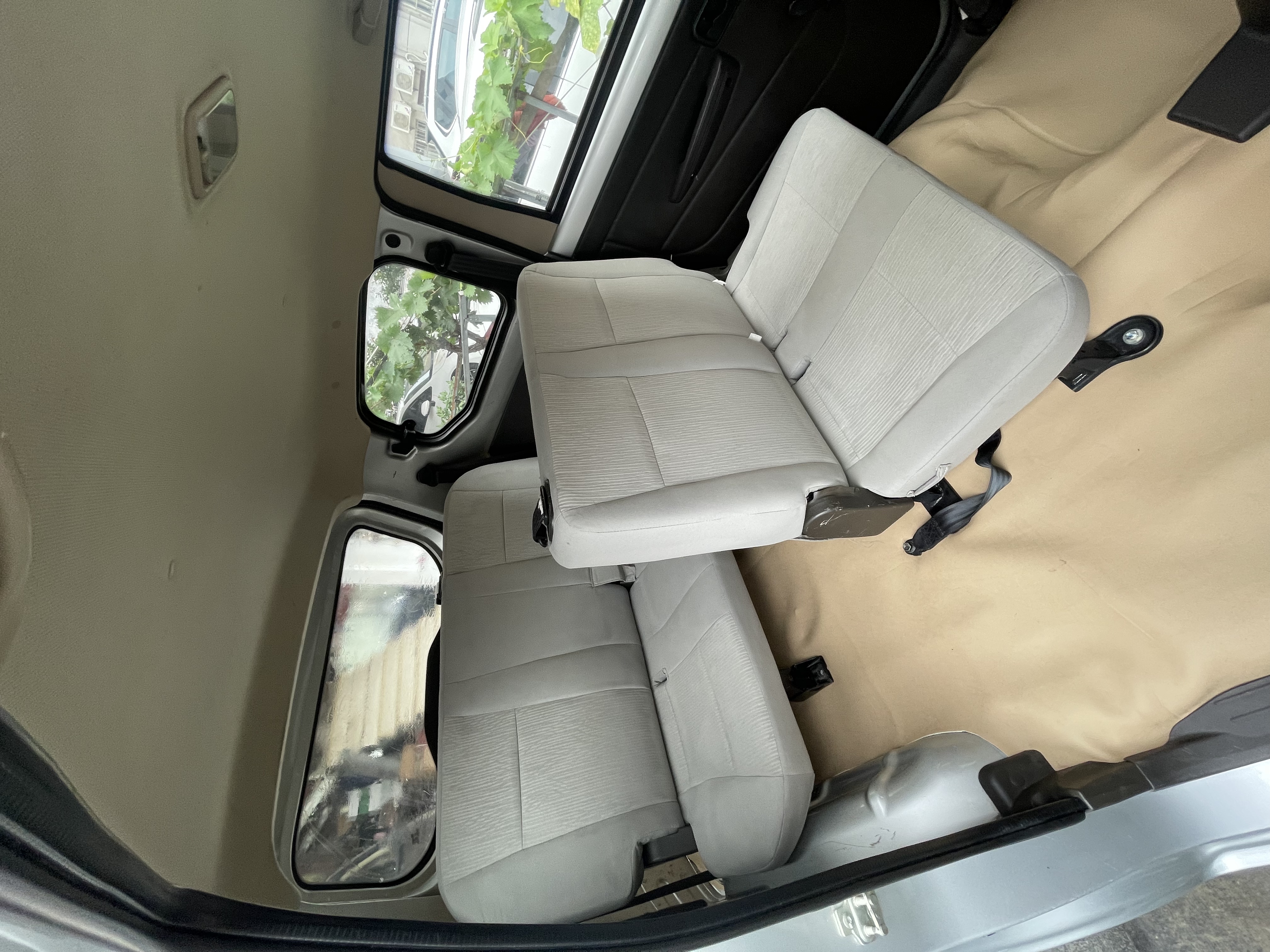 Vehicle photo 6/8