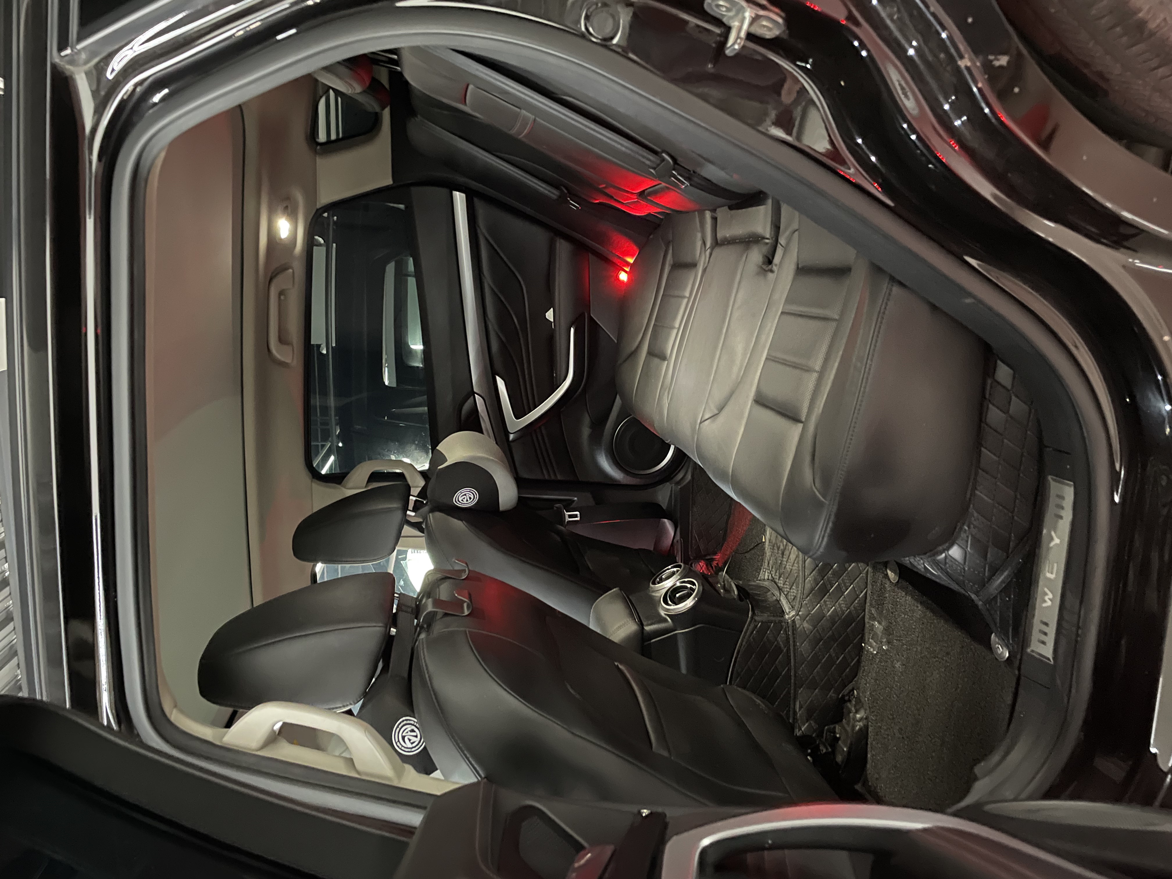 Vehicle photo 6/7