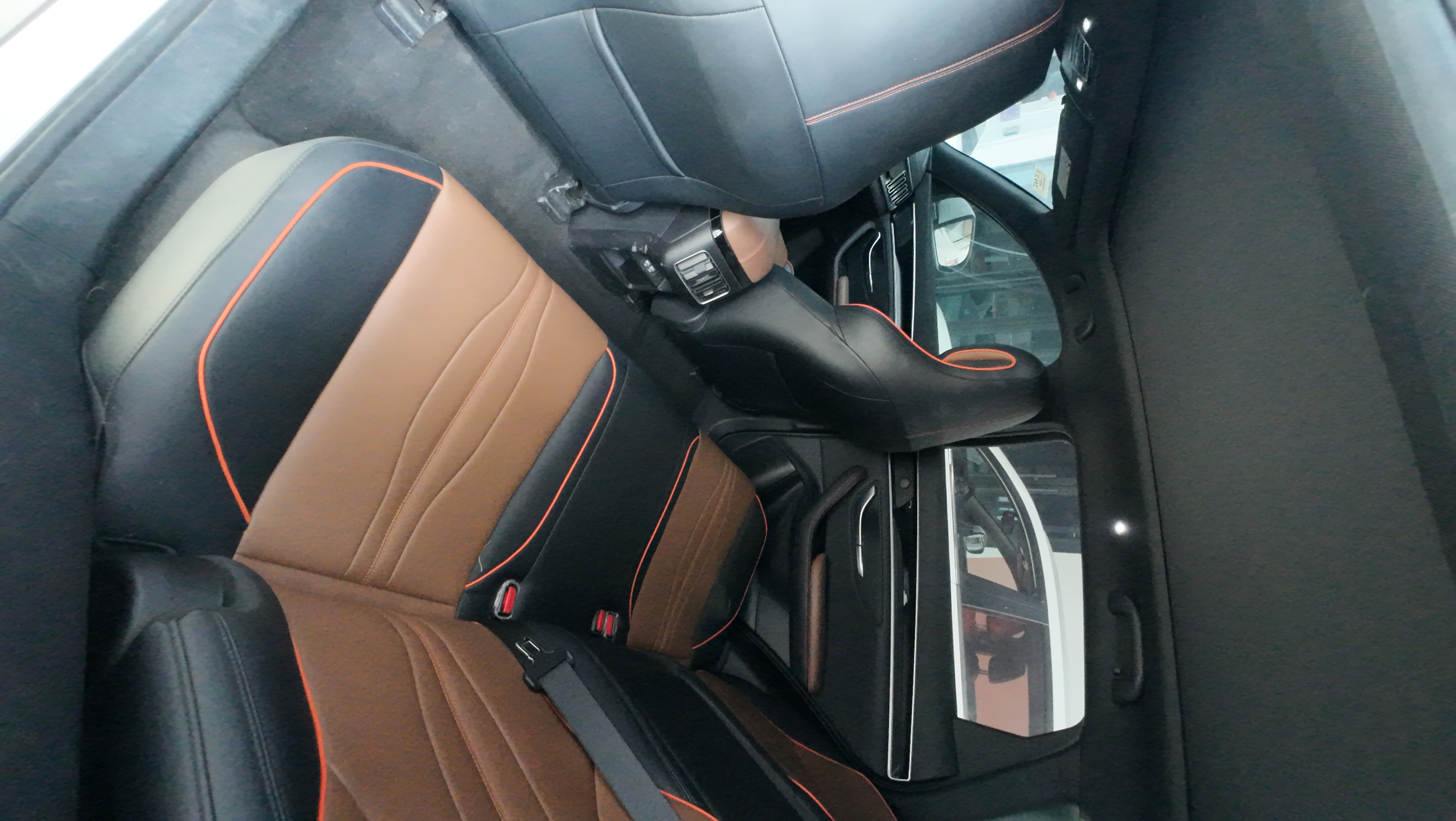 Vehicle photo 5/7