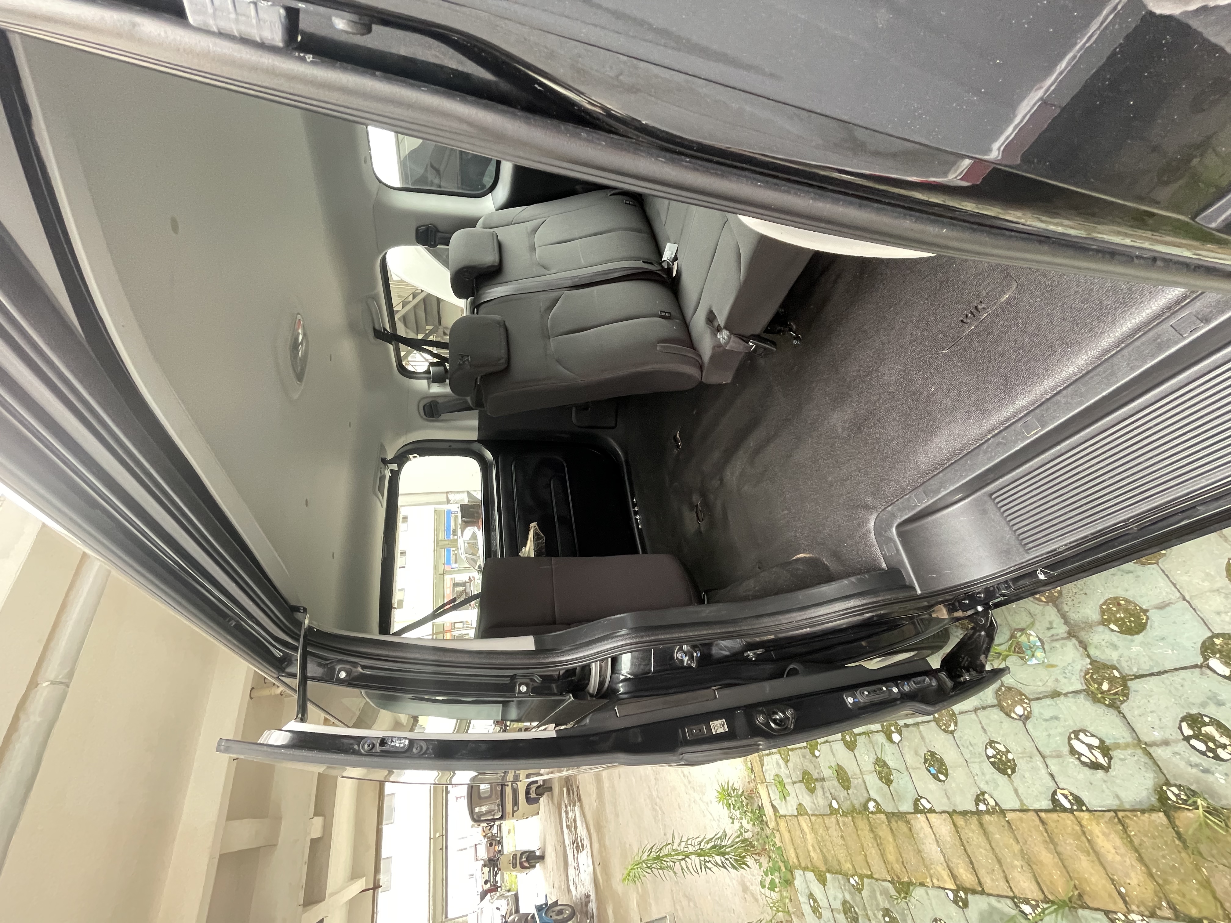 Vehicle photo 6/8