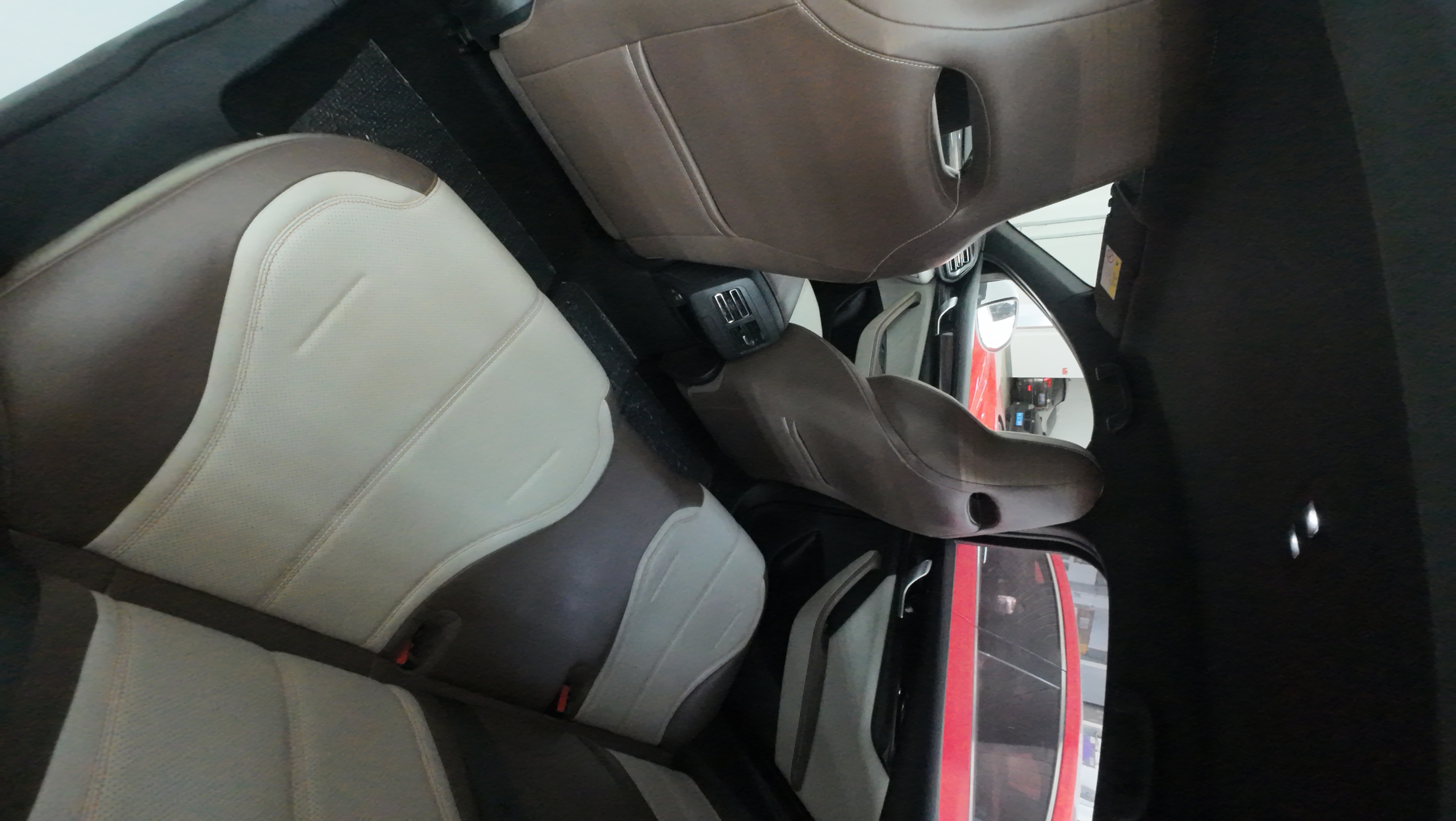 Vehicle photo 5/7