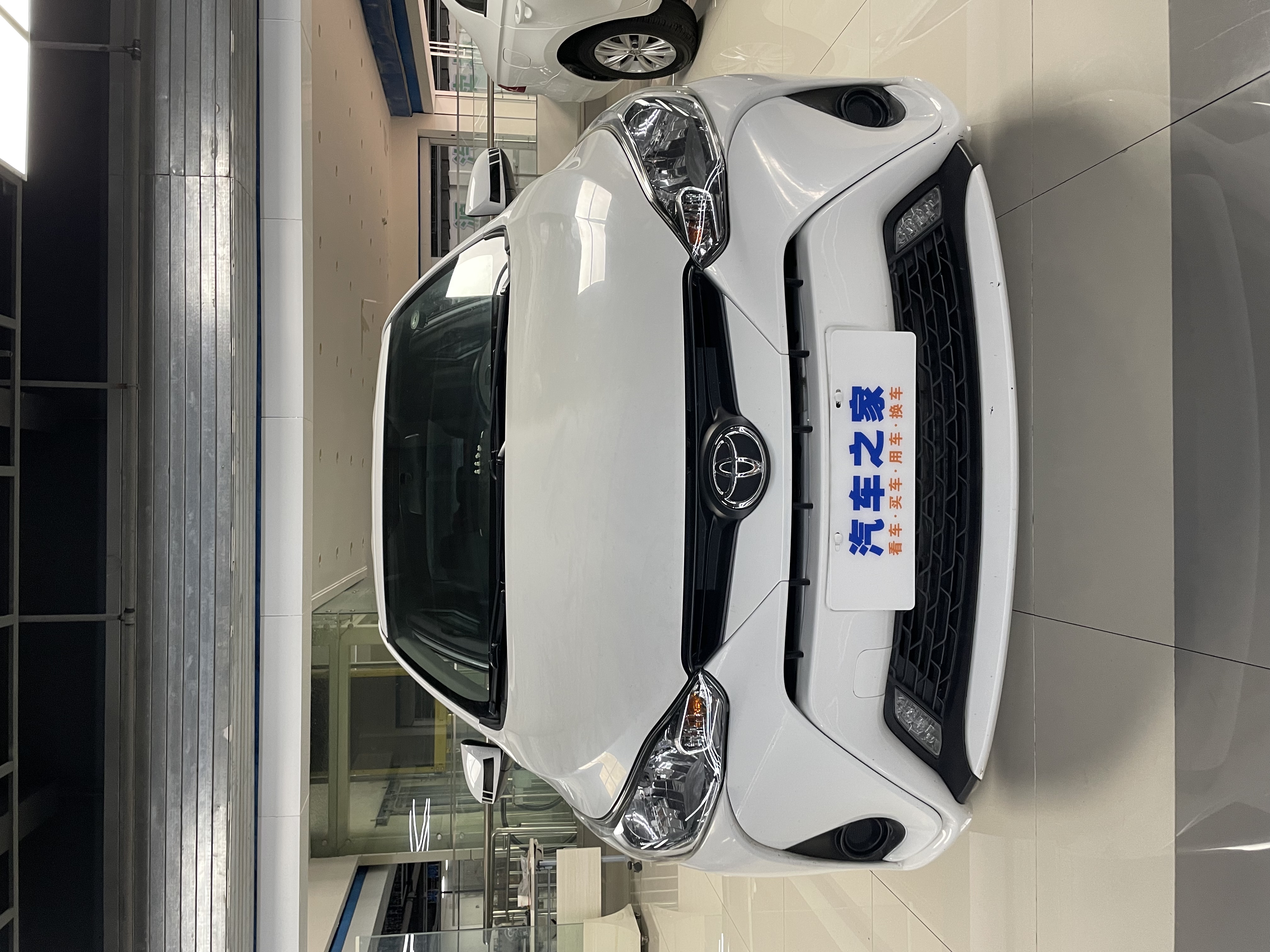 Vehicle photo 1/7