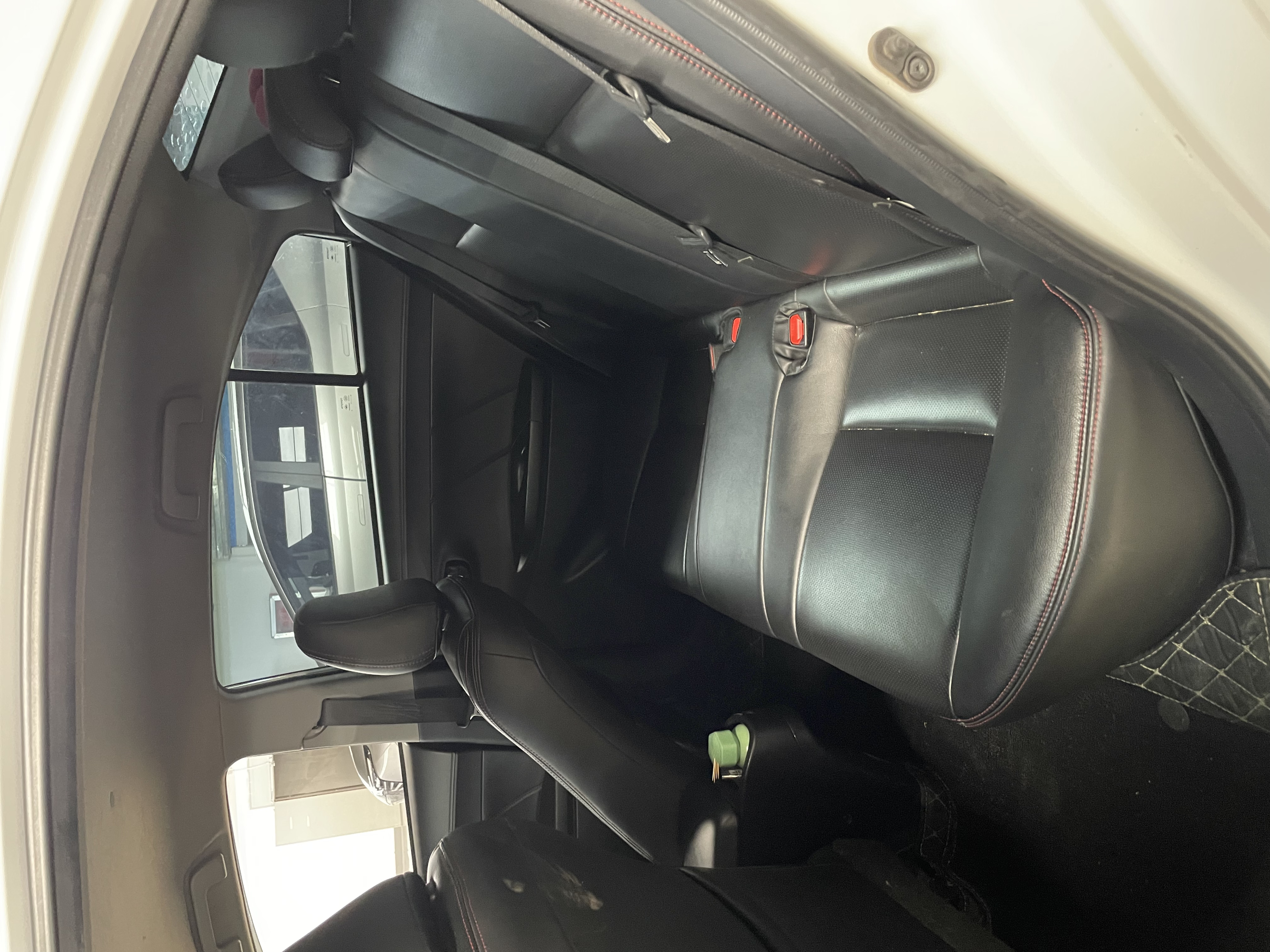 Vehicle photo 5/7