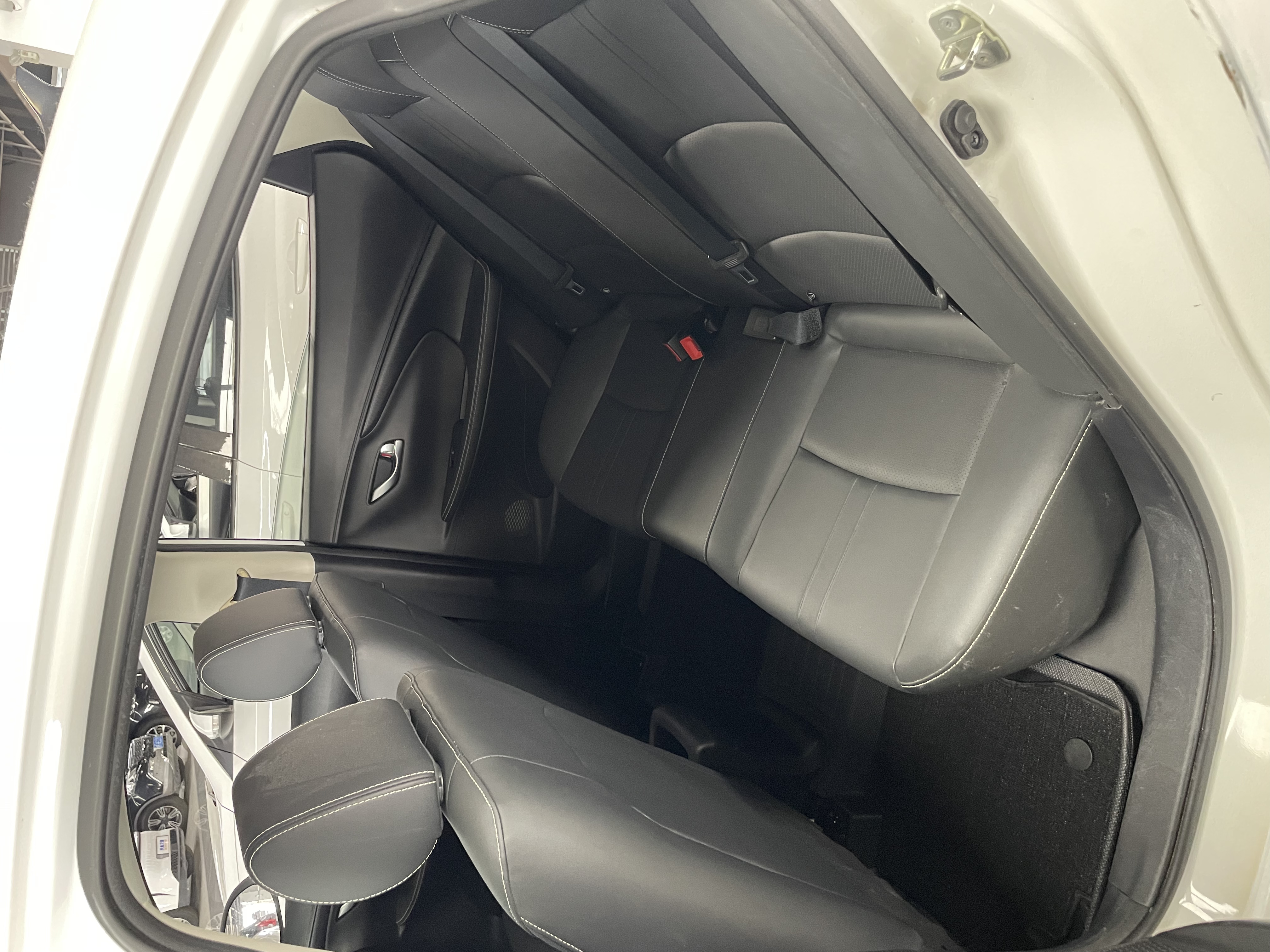 Vehicle photo 5/6