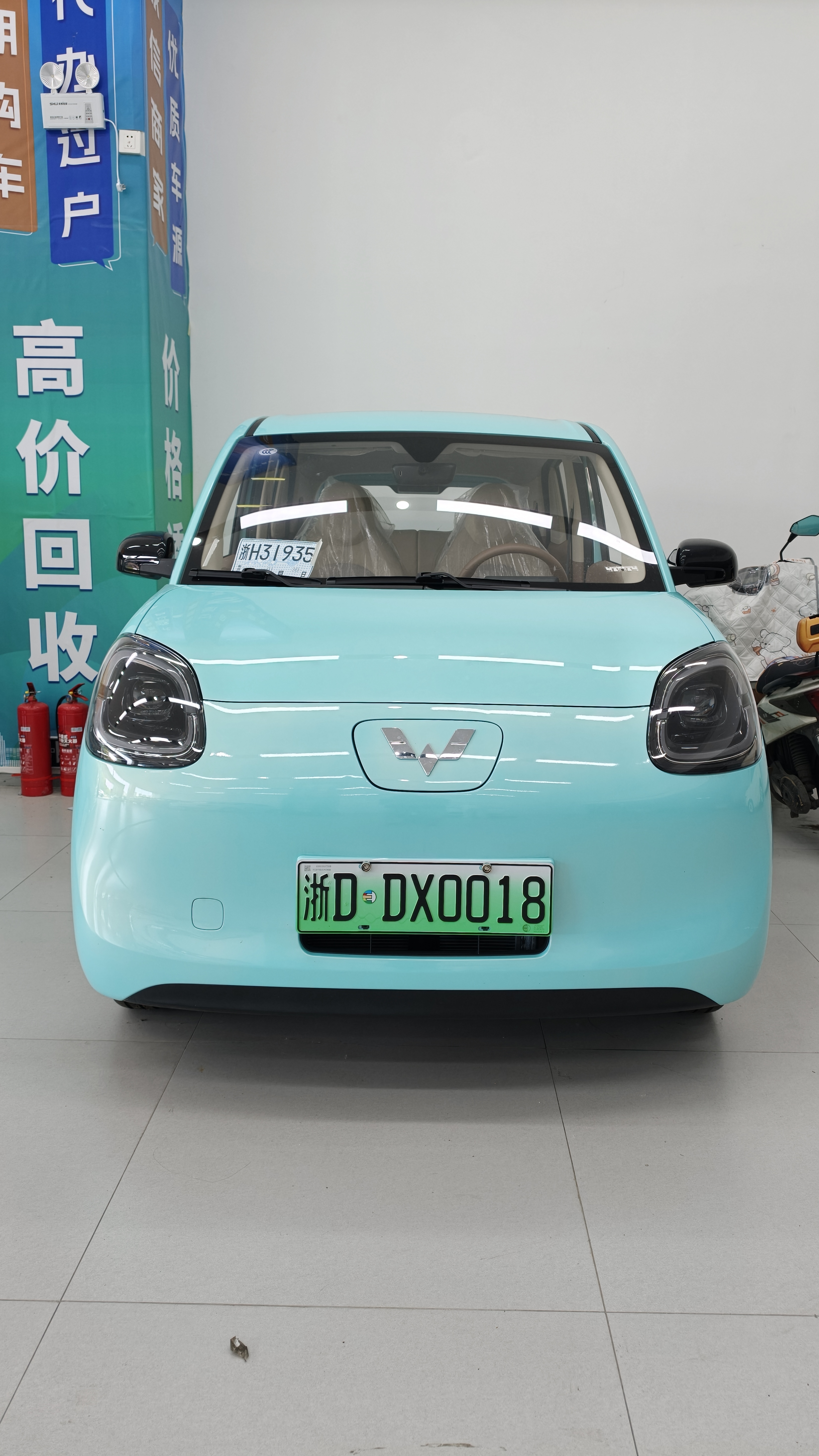Vehicle photo 1/9