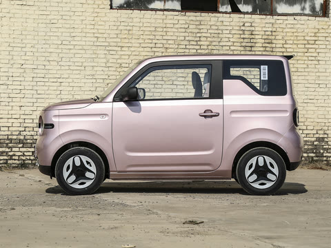 Vehicle photo 2/6