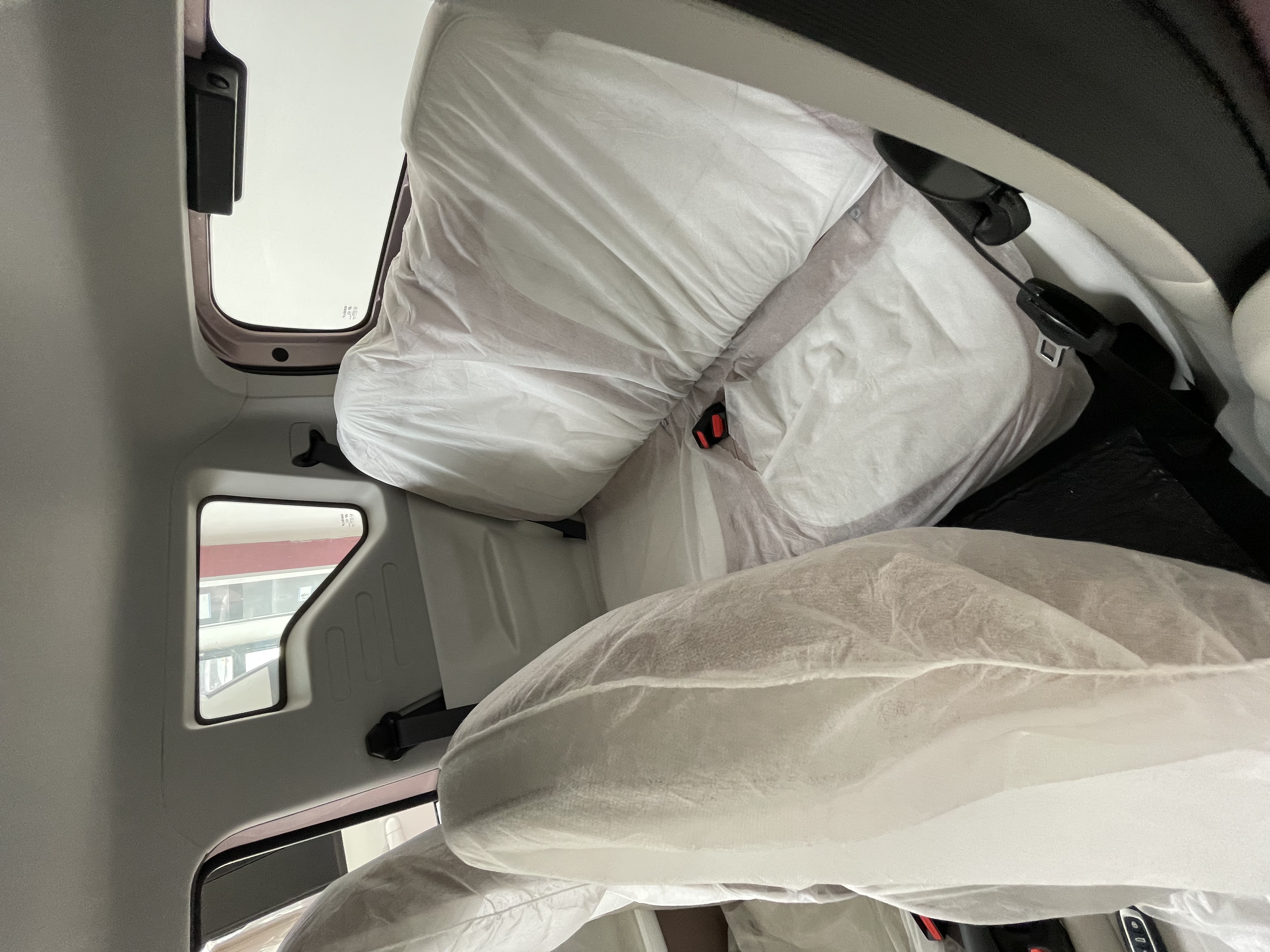 Vehicle photo 5/6