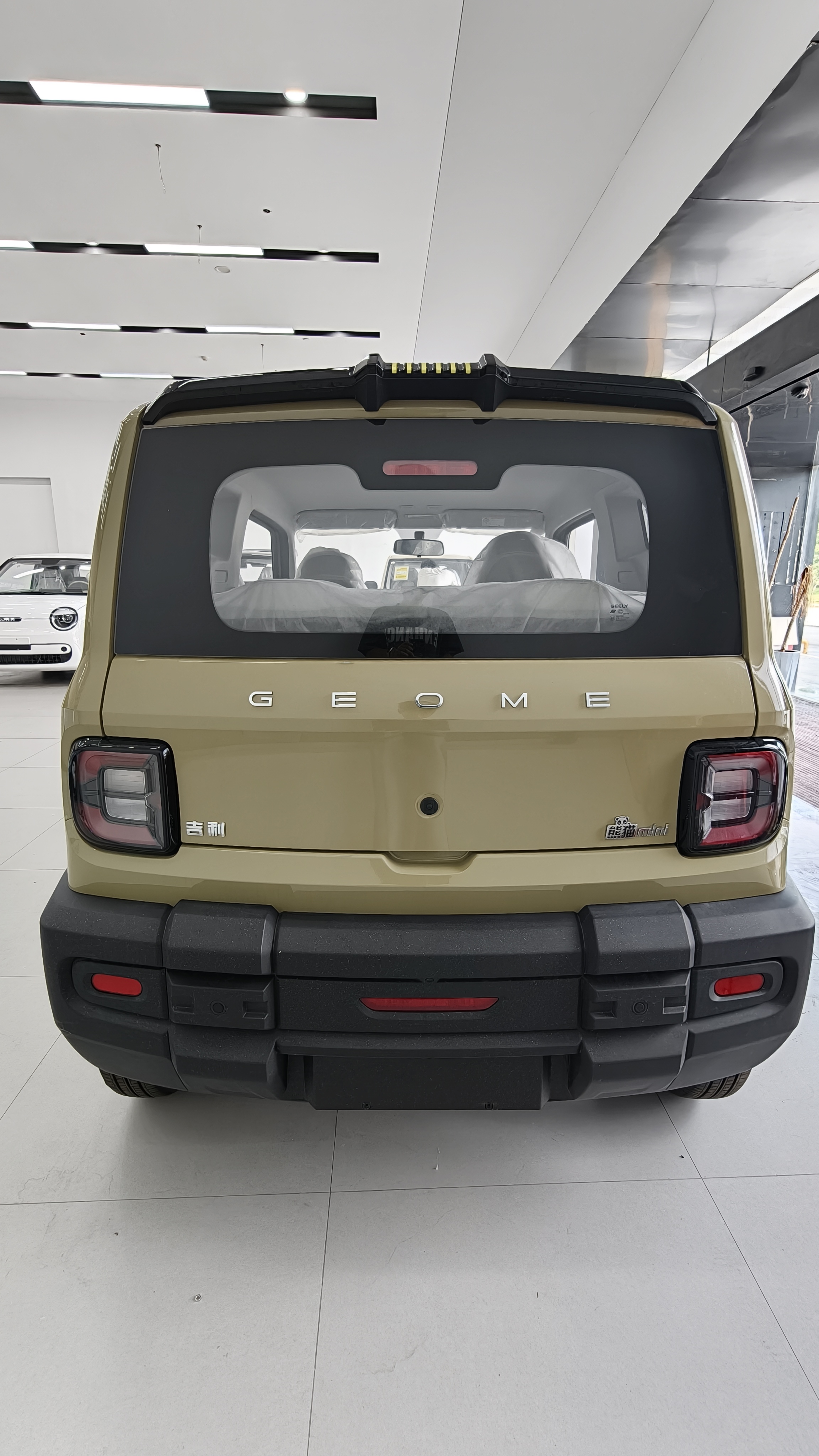 Vehicle photo 3/9