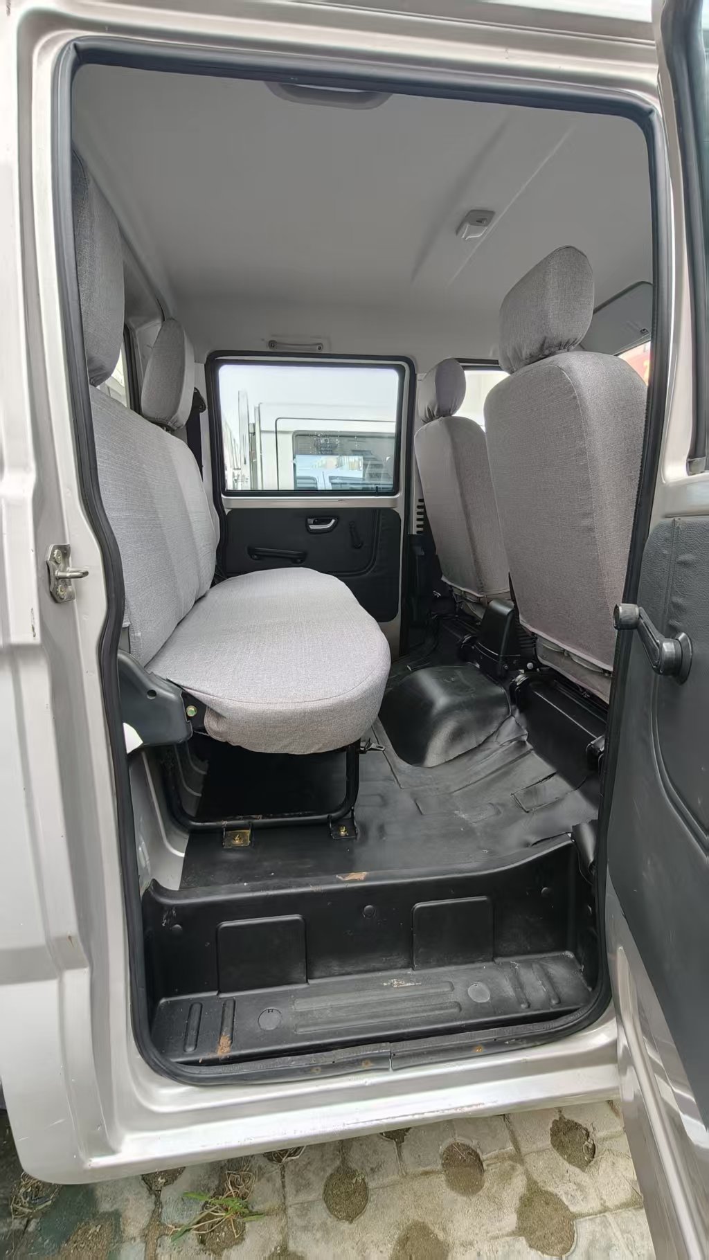 Vehicle photo 6/7