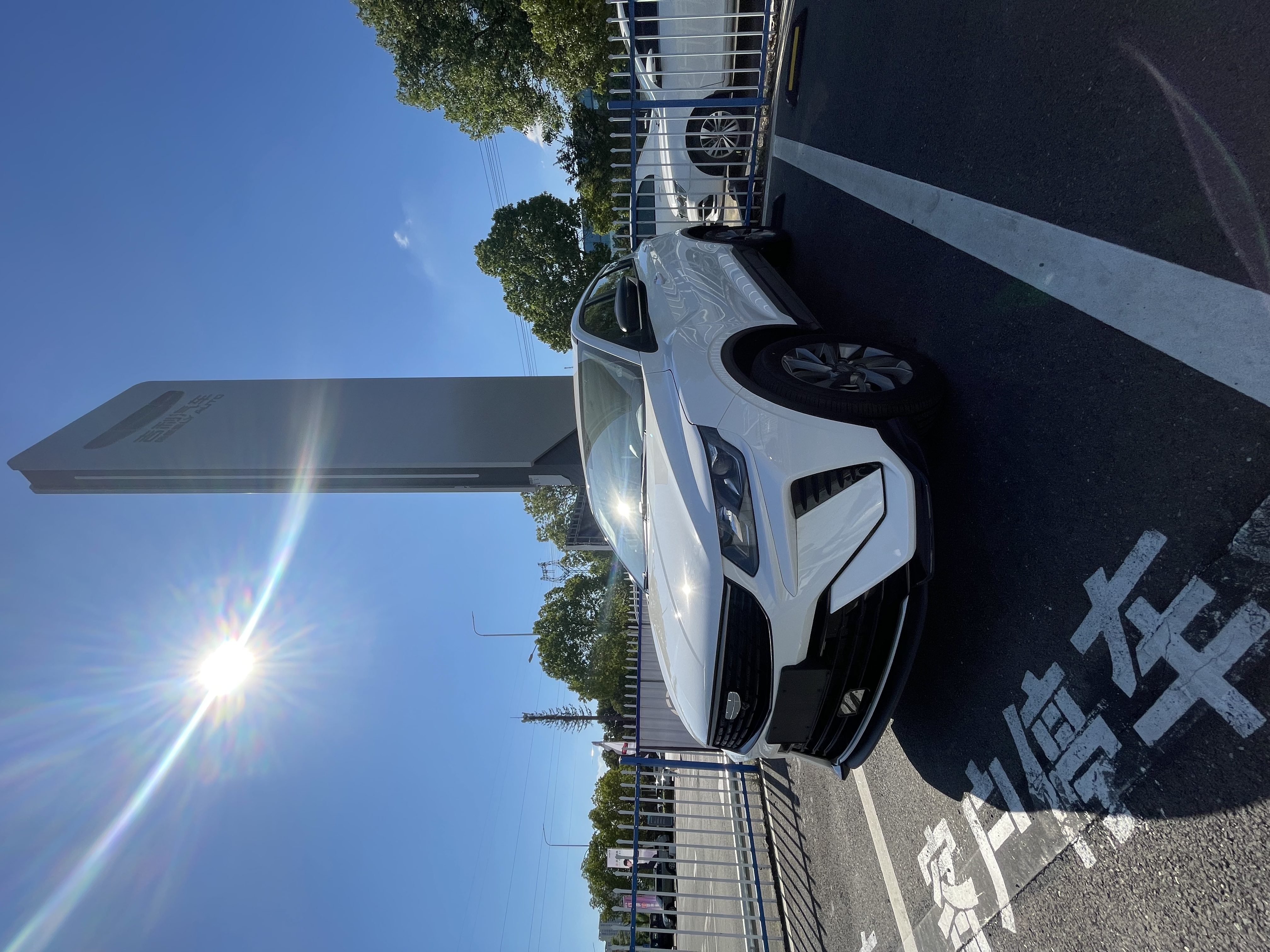 Vehicle photo 3/8